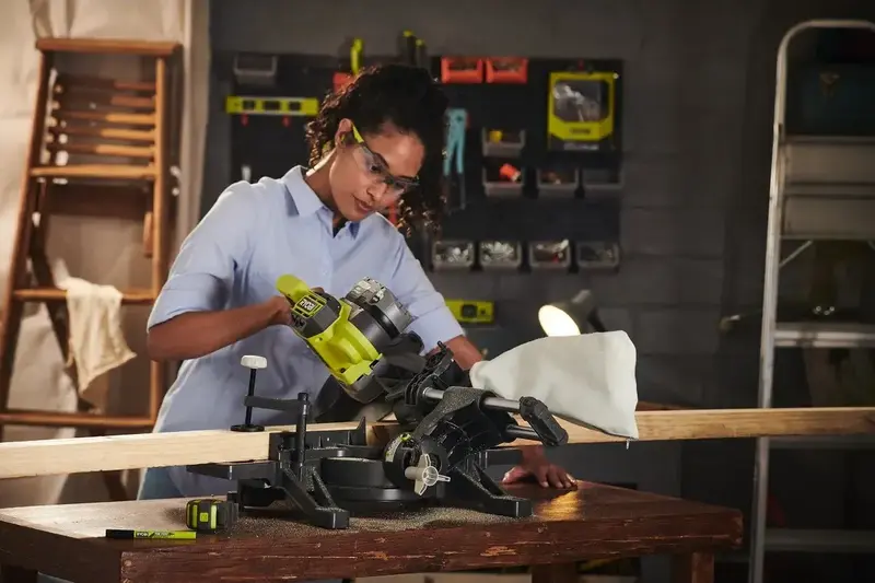 Пила торцювальна акумуляторна Ryobi ONE+ RMS18190-0 з протяжкою 18V диск 190мм без АКБ та ЗП - фото - №1