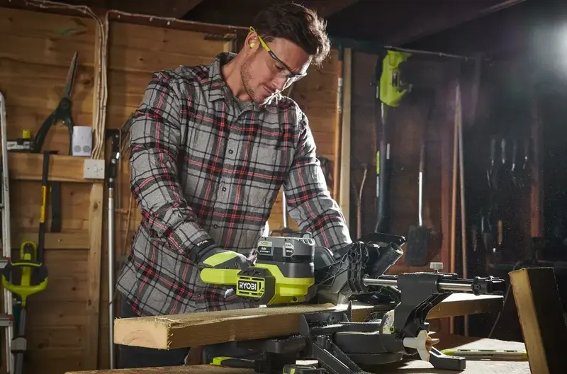 Пила торцювальна акумуляторна Ryobi ONE+ RMS18190-0 з протяжкою 18V диск 190мм без АКБ та ЗП - фото - №5