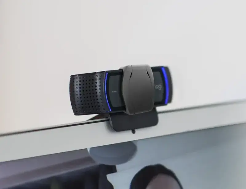 Веб камера Logitech Webcam C920S PRO HD 1080p (960-001252) - фото - №7