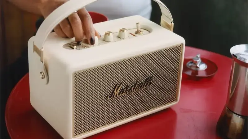 Акустика Marshall Portable Speaker Kilburn III Black and Brass (1007443) - фото - №7