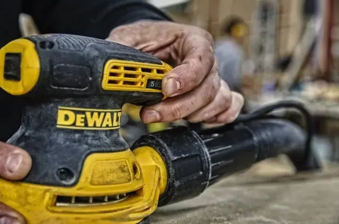 Шліфмашина ексцентрикова DeWalt 280Вт (DWE6423) - фото - №10
