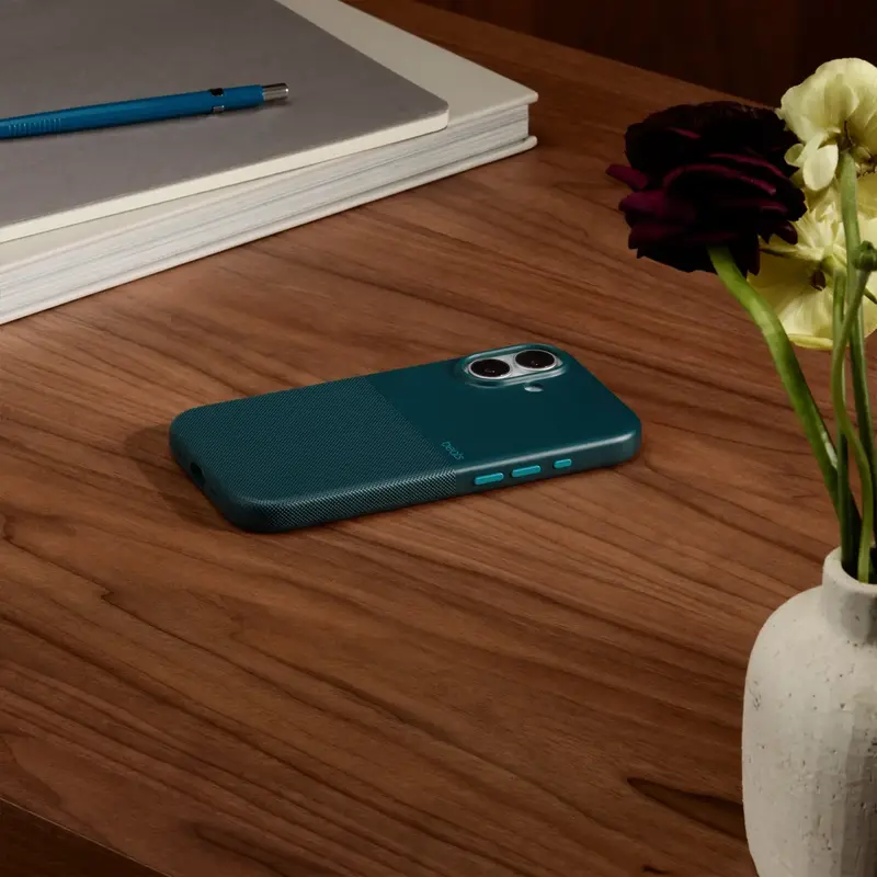 Чохол iPhone 17 Rugged Case with MagSafe and Camera Control Rocky Blue (MGJY4LL/A) - фото - №3