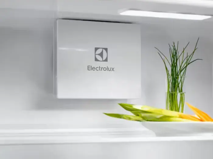 Встраиваемый холодильник ELECTROLUX ERD6DE18S1 - фото - №2