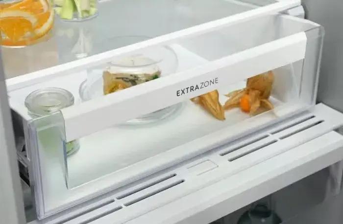 Встраиваемый холодильник ELECTROLUX ERD6DE18S1 - фото - №3