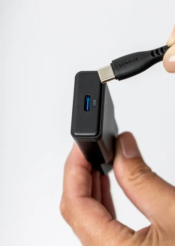 Ун. МЗП Proove Slender 20W Type-C чорний - фото - №4