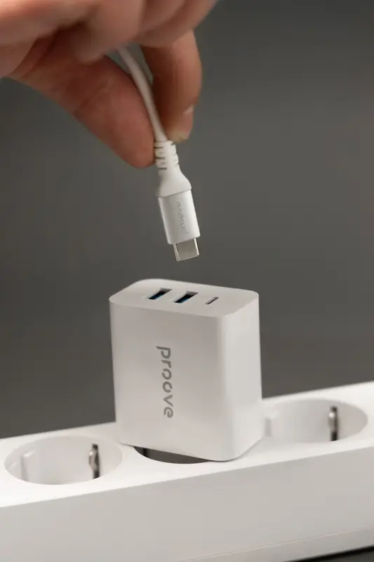 Ун. МЗП Proove Rapid 30W 2xUSB-A + Type-C белый - фото - №4