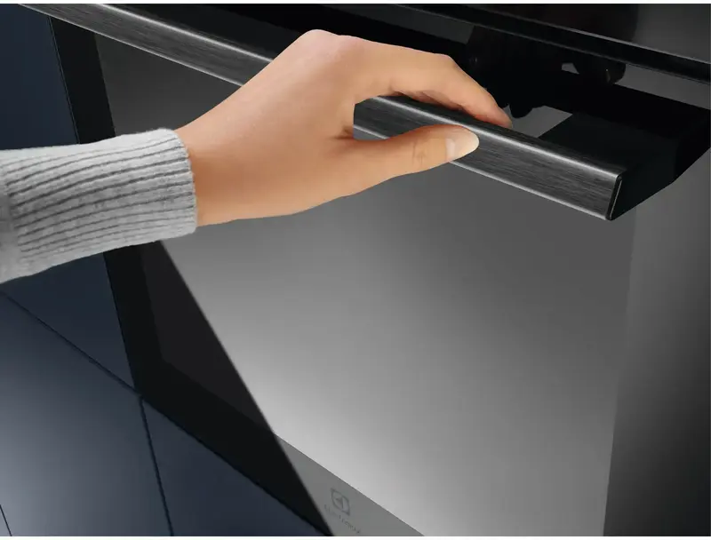 Духова шафа електрична Electrolux EOF3H40BK - фото - №3