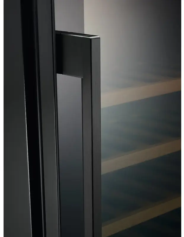 Винный шкаф Electrolux EWUS020B5B - фото - №9
