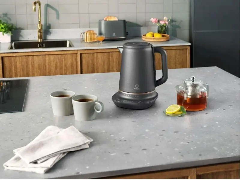 Електрочайник Electrolux 1.7л E7K1-6BP - фото - №5