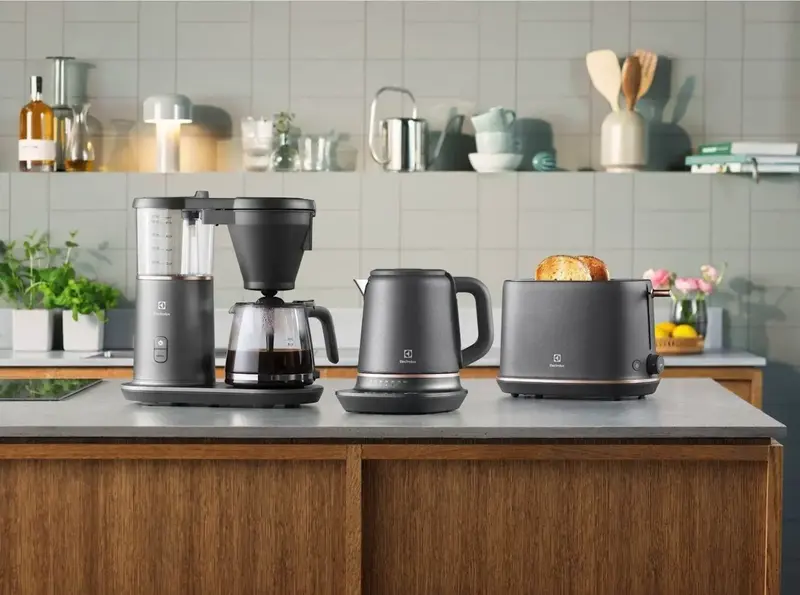 Електрочайник Electrolux 1.7л E7K1-6BP - фото - №4