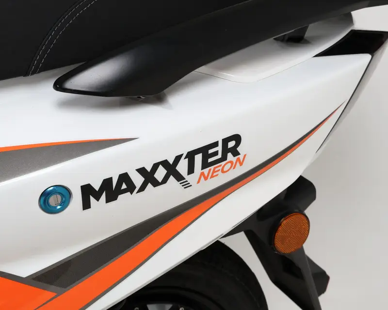 Електроскутер Maxxter NEON 2500 Вт (White) - фото - №10