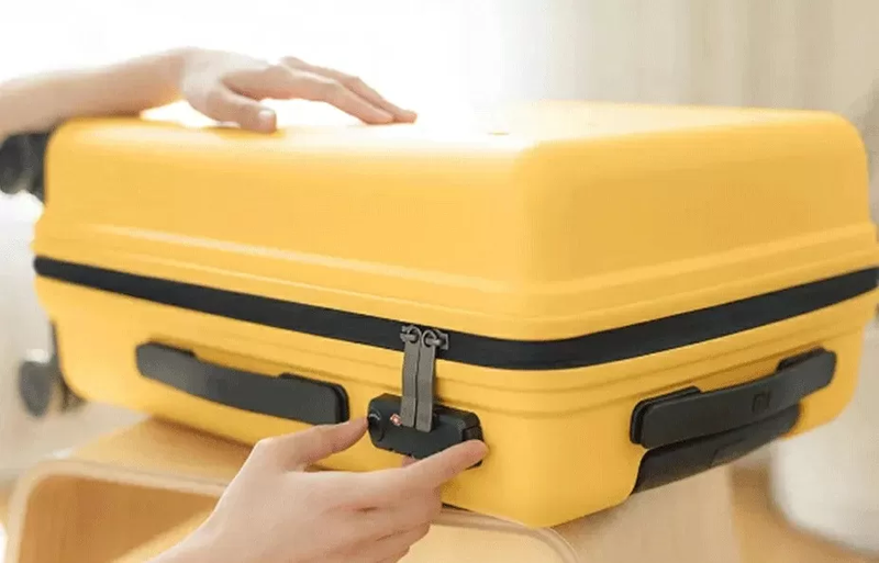 Чемодан Xiaomi Ninetygo Polka dots Luggage 24" (Yellow) 6972125145031/6934177714627 фото