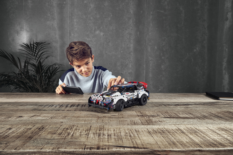 Конструктор LEGO Technic Гоночний автомобіль Top Gear на управлінні 42109 фото
