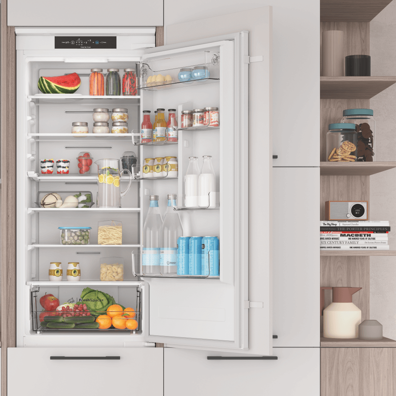 Холодильник вбудований Indesit INC20T321EU фото