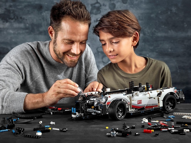 Конструктор LEGO Technic Preliminary GT Race Car 42096 фото