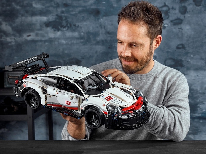 Конструктор LEGO Technic Preliminary GT Race Car 42096 фото