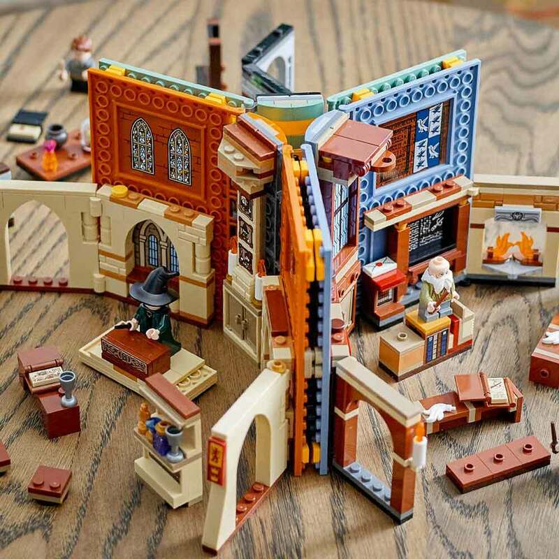 Конструктор LEGO Harry Potter у Гоґвортсі: Урок заклинань 76385 фото