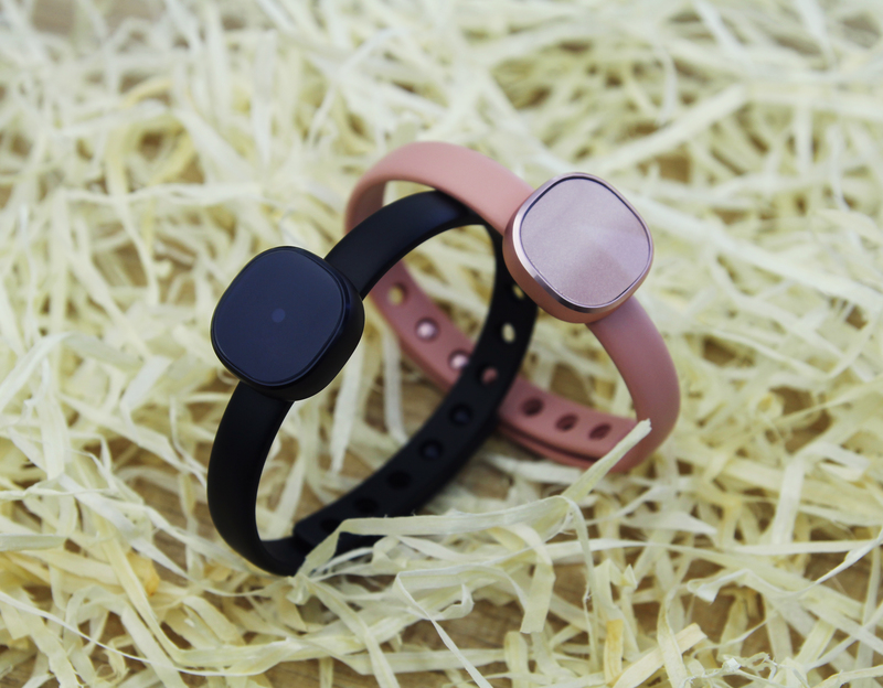 Фитнес-трекер Samsung Smart Charm (Pink) фото