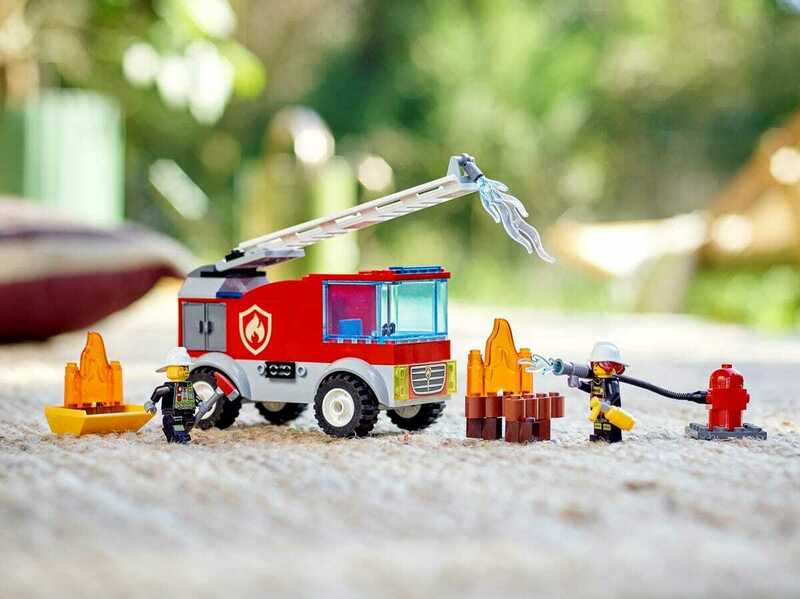 Конструктор LEGO City Пожежна машина із драбиною 60280 фото