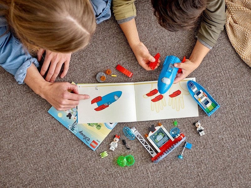 Конструктор LEGO Disney Космическая ракета Микки и Минни 10774 фото