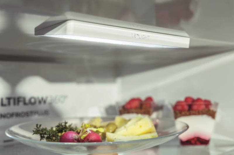 Двухкамерный холодильник Gorenje NRK6202AXL4 фото