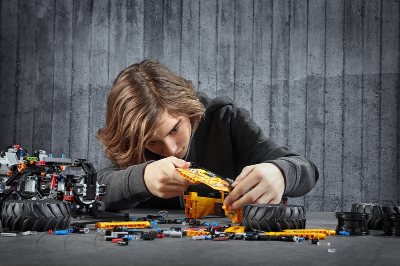 Конструктор LEGO Technic Екстремальний позашляховик 4x4 42099 фото