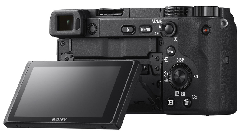 Фотоаппарат Sony Alpha a6400 + E 18-135 mm f/3.5-5.6 OSS (ILCE6400MB.CEC) фото