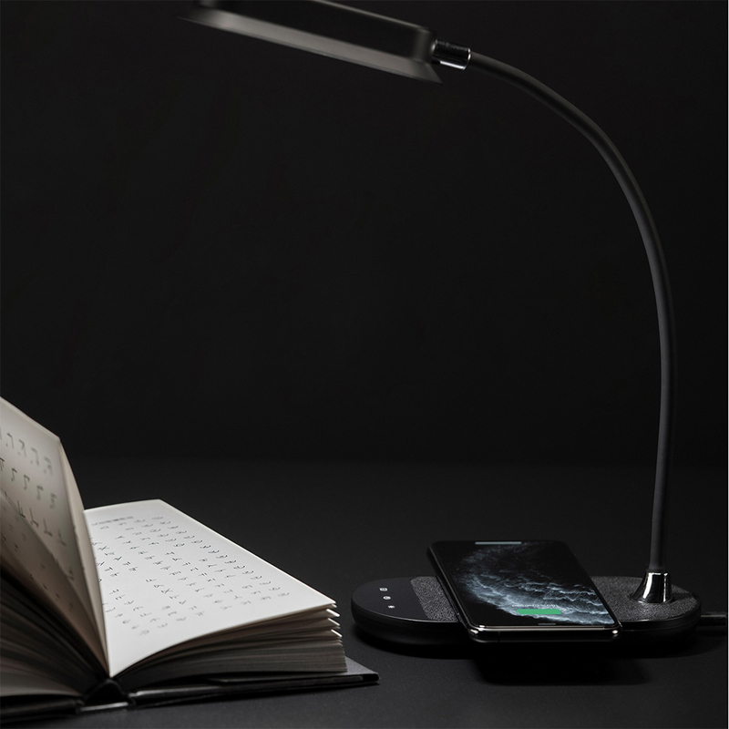 Настольная светодиодная лампа Momax Q.Led Flex Mini с БЗ (10W) (Black) QL5D фото