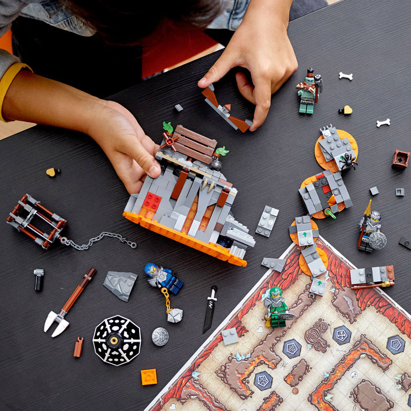 Конструктор LEGO Ninjago Подорож у підземелля черепа 71717 фото