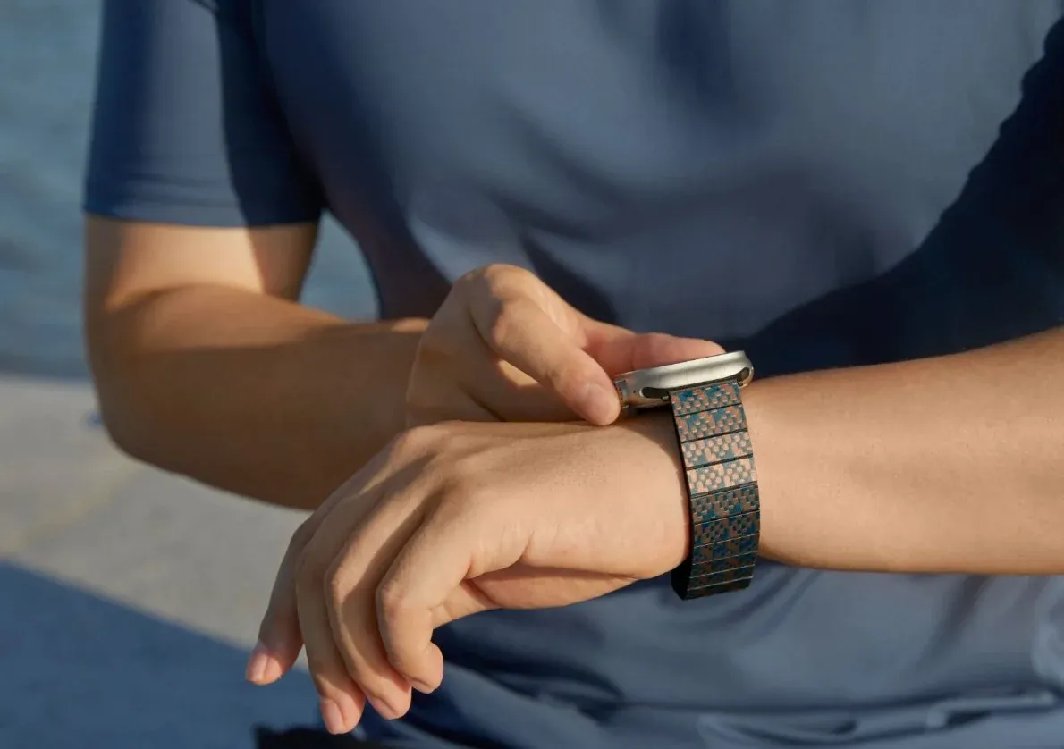 Apple Watch 49/45/44mm Pitaka Chroma Carbon Band