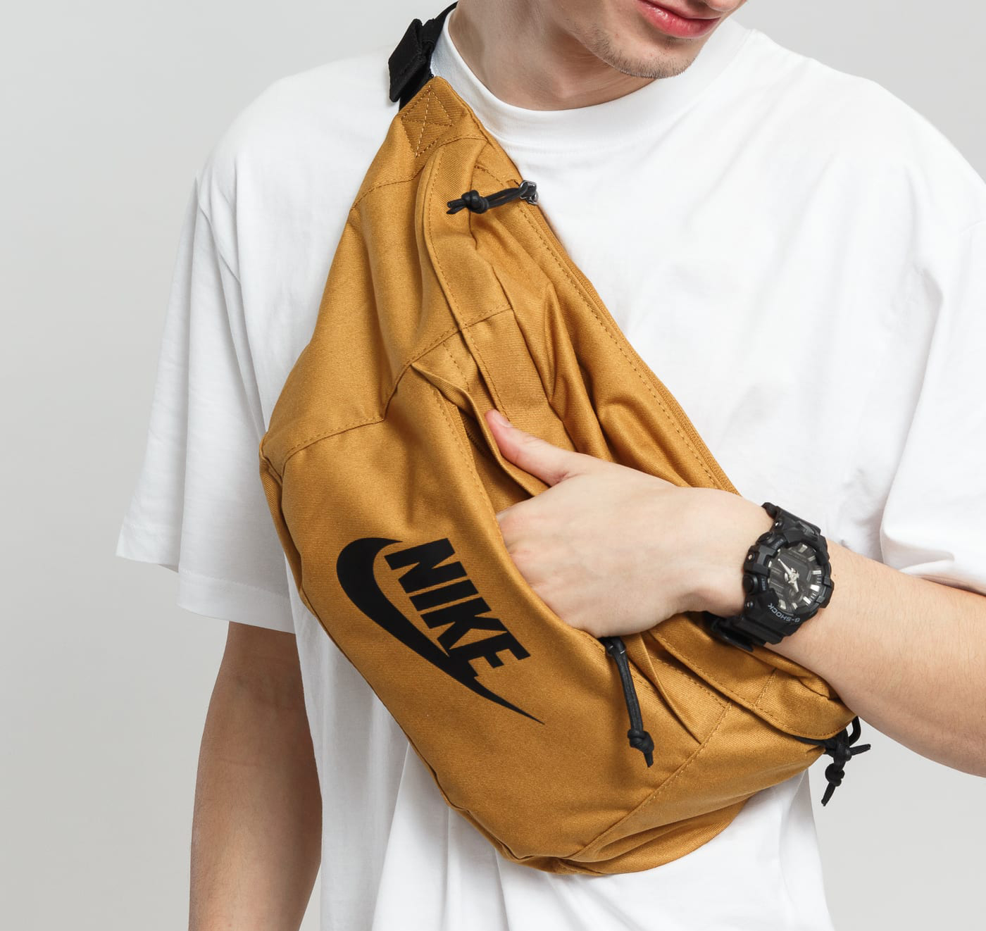 NIKE ボディバッグ BA5751-790 ブラウン Сумка на пояс Nike Tech Hip Pack (Coyot) BA5751-790 ᐈ Купить