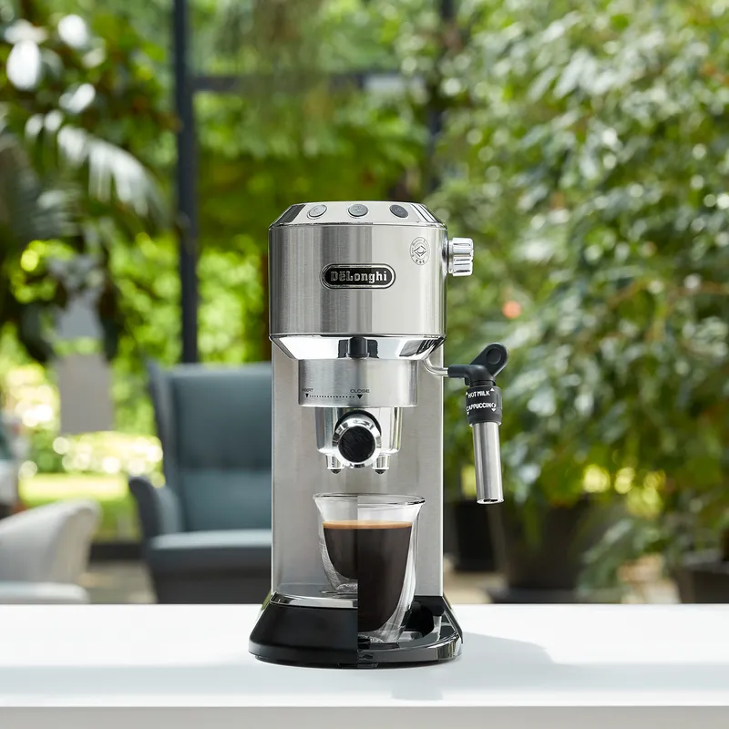 Кавоварка De'Longhi Dedica EC685.M