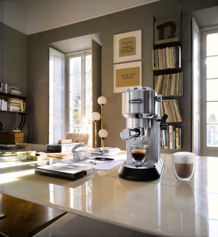 Кавоварка De'Longhi Dedica EC685.M