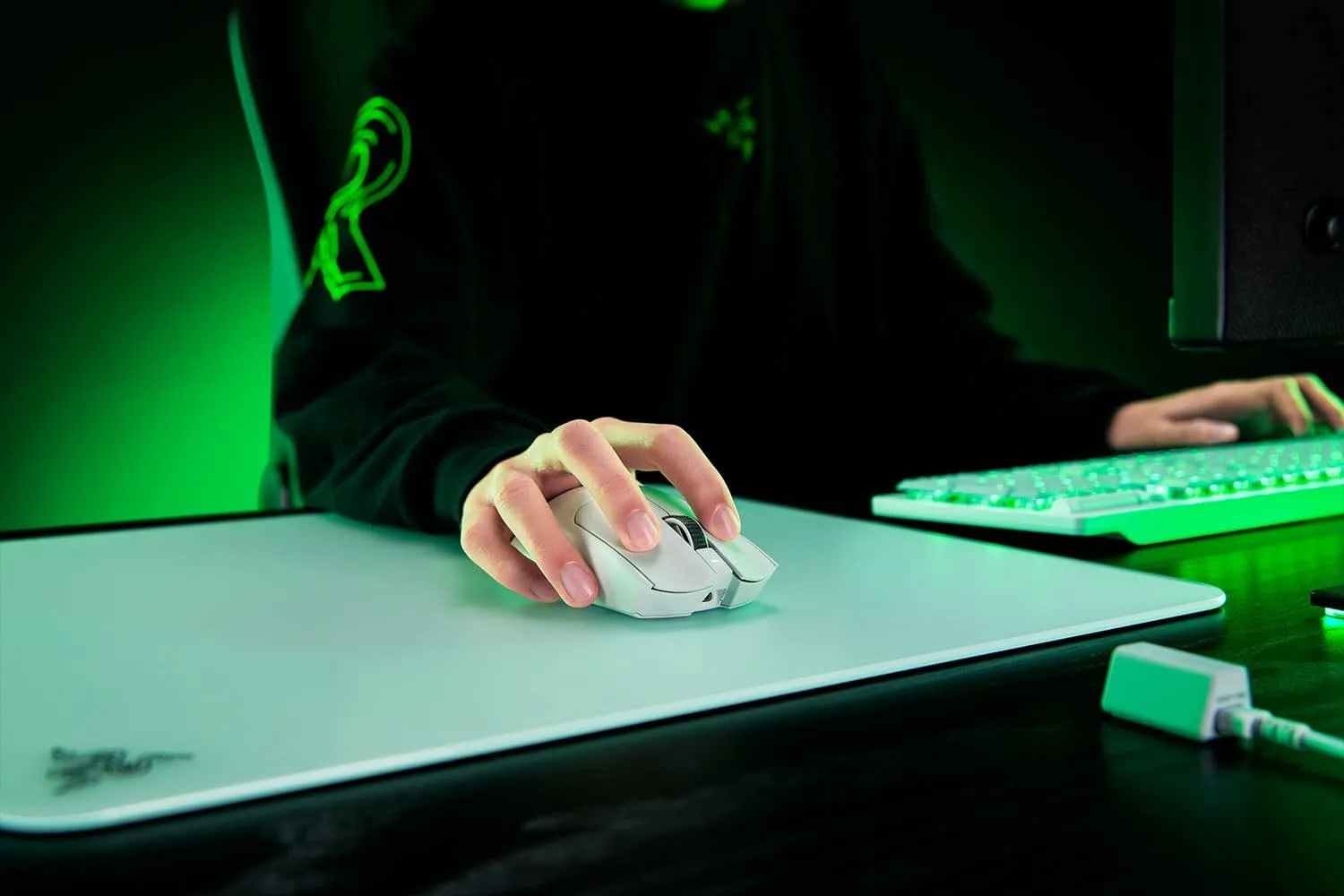 Игровая мышь RAZER Viper V3 PRO Wireless (White) RZ01-05120200
